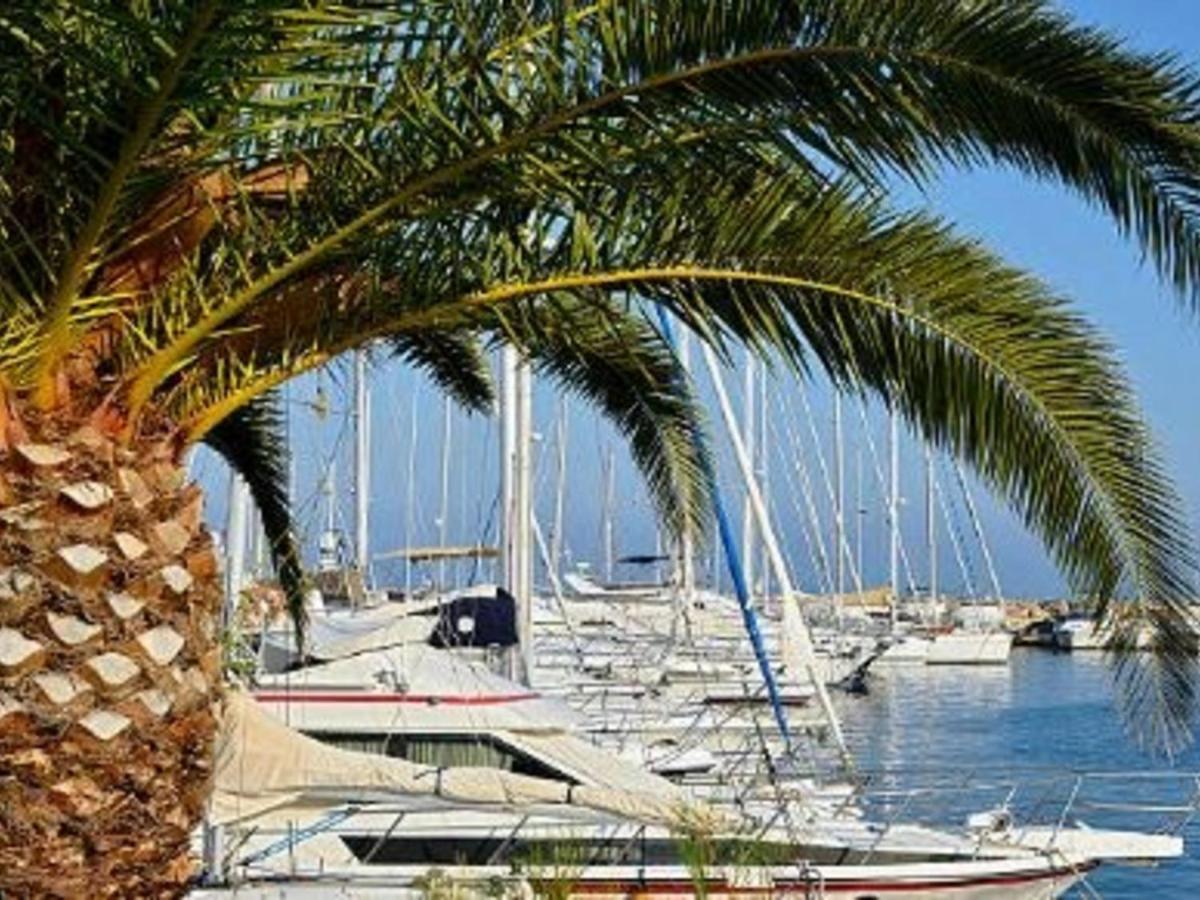 Studio Climatise Au Lavandou Avec Terrasse, Parking Et Environnement Calme - 3 Couchages - Fr-1-251-167 Le Lavandou Exteriör bild